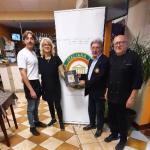 I titolari della Trattoria " Laghetto di Casalgiate" con il Delegato