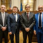 Da sin: Danilo Manghi Presidente della CAMIC; On. Vojtěch Munzar, S.E. l´Ambasciatore d´Italia Mauro Marsili, Delegato Claudio Pocci