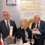 Il Delegato Luca Cipiccia, Rosa D’Addato Schiaroli e l’Accademico presentatore Pietro Pegoraro