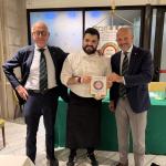 Lo Chef Mirko Esposito tra il Delegato Valerio Vinelli e Vincenzo Rizzi.