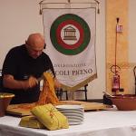 F. Conti alle prese con lo show cooking